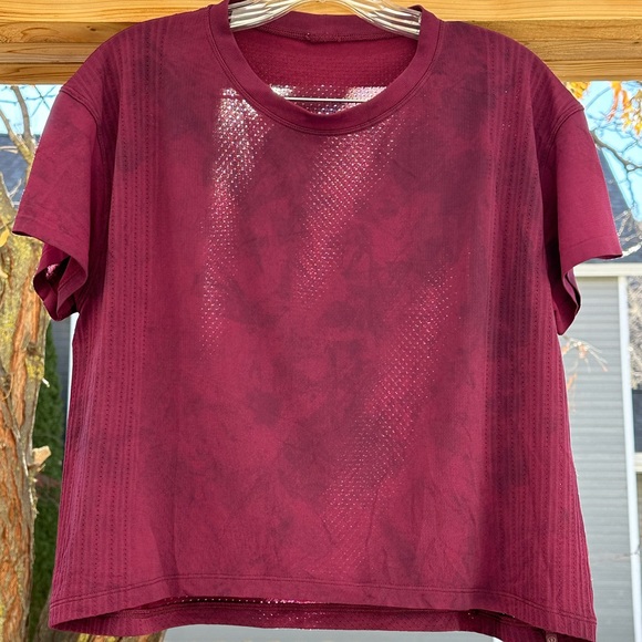 Lululemon Train to Be Short Sleeve Marvel / Black Cropped Tie Dye size Large - Picture 12 of 17